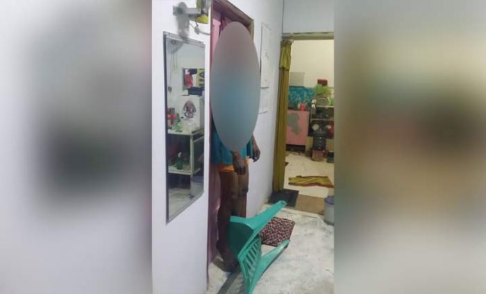 Warga Pertapan Maduretno Sidoarjo Ditemukan Tewas Gantung Diri, Diduga Depresi Warga Pertapan Maduretno Sidoarjo Ditemukan Tewas Gantung Diri, Diduga Depresi