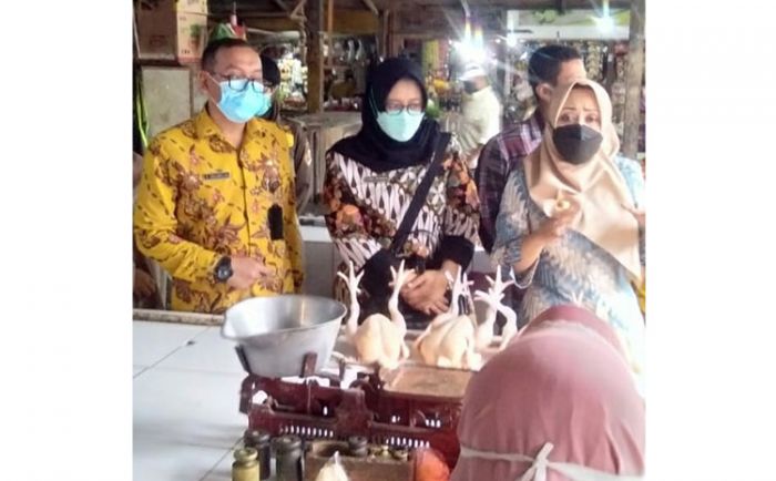 Pantau Harga Sembako dan Daging di Pasaran, Disperindag Mojokerto: Tidak Ada Lonjakan Signifikan Pantau Harga Sembako dan Daging di Pasaran, Disperindag Mojokerto: Tidak Ada Lonjakan Signifikan