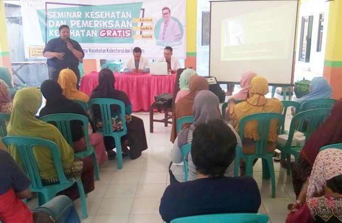 Edukasi Masyarakat, Sidoarjo Positif Gelar Seminar Kesehatan dan Pengobatan Gratis