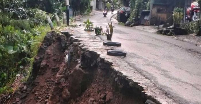 Hujan Deras, Tembok Penahan Tanah di Prigen Pasuruan Longsor