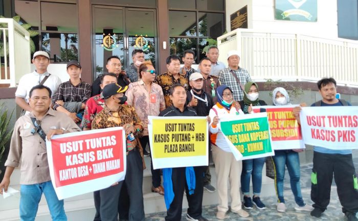 Bertepatan Hari Antikorupsi Sedunia, LSM Format Minta Kejari Pasuruan Tuntaskan Kasus yang Mandek Bertepatan Hari Antikorupsi Sedunia, LSM Format Minta Kejari Pasuruan Tuntaskan Kasus yang Mandek