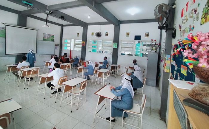 Pemkot Surabaya Mulai Gelar Simulasi Rencana PBM Tatap Muka di Sekolah Pemkot Surabaya Mulai Gelar Simulasi Rencana PBM Tatap Muka di Sekolah