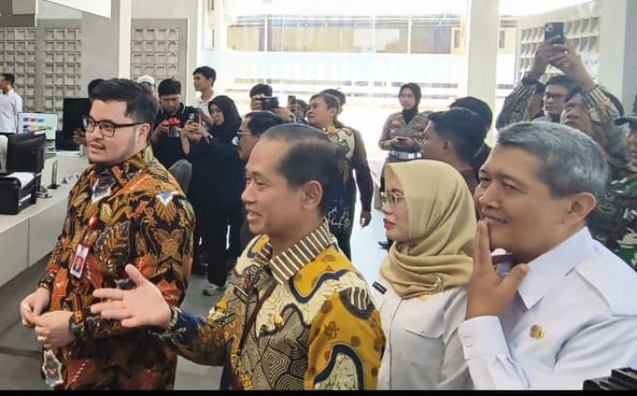 Bupati Kediri Ikuti Peresmian 10 Mall Pelayanan Publik se-Indonesia oleh MenPan RI Bupati Kediri Ikuti Peresmian 10 Mall Pelayanan Publik se-Indonesia oleh MenPan RI