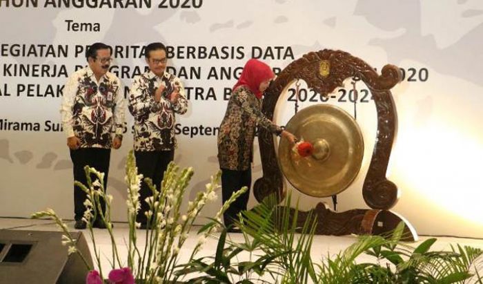 Gubernur Khofifah Minta Cegah Stunting Sejak Bayi dalam Kandungan Gubernur Khofifah Minta Cegah Stunting Sejak Bayi dalam Kandungan