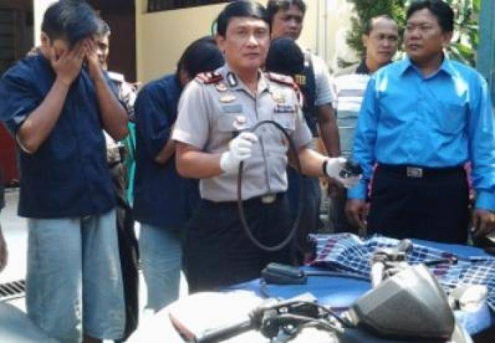 Korban Dicekik, Motor Dirampas