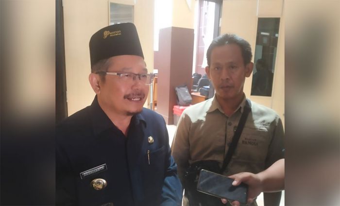 Anggota F-Gerindra Interupsi Pj Bupati saat Sidang Paripurna Anggota F-Gerindra Interupsi Pj Bupati saat Sidang Paripurna