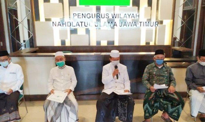PWNU Jatim Tegaskan Vaksin Covid-19 Suci, Ini 5 Poin Hasil Bahtsul Masail PWNU Jatim Tegaskan Vaksin Covid-19 Suci, Ini 5 Poin Hasil Bahtsul Masail
