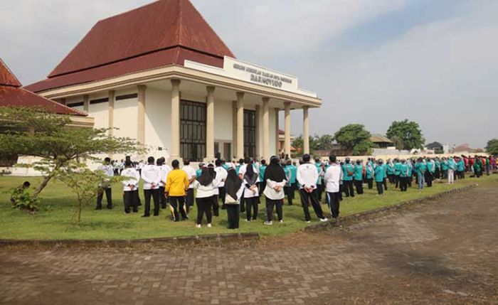 Laskar Sapu Bersih dan Gerakan Lisa Bunga untuk Jadikan Pasuruan Kota Terbersih di Jawa Timur Laskar Sapu Bersih dan Gerakan Lisa Bunga untuk Jadikan Pasuruan Kota Terbersih di Jawa Timur