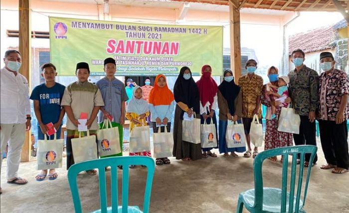 TPPI Tuban Santuni Anak Yatim dan Bagikan Paket Sembako Kepada Kaum Duafa TPPI Tuban Santuni Anak Yatim dan Bagikan Paket Sembako Kepada Kaum Duafa