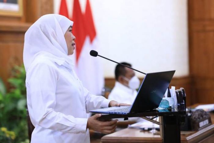 Ketua Tim Evaluator Kemenpan RB: Ibu Gubernur Sangat Kuasai Isu Berkembang dan Beri Solusi Kebijakan Ketua Tim Evaluator Kemenpan RB: Ibu Gubernur Sangat Kuasai Isu Berkembang dan Beri Solusi Kebijakan
