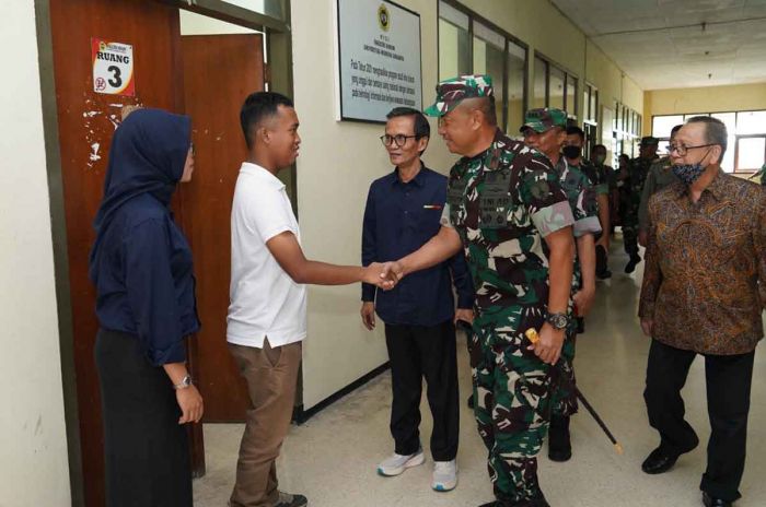 Danrem 084/BJ Kunjungi Universitas Merdeka Surabaya Danrem 084/BJ Kunjungi Universitas Merdeka Surabaya