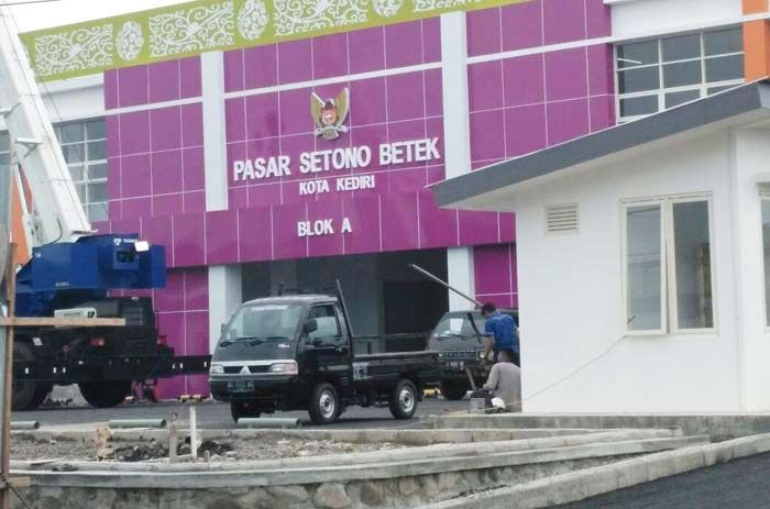 Wali Kota Kediri soal Polemik Pedagang Setono Betek: Silakan Diselesaikan Sendiri