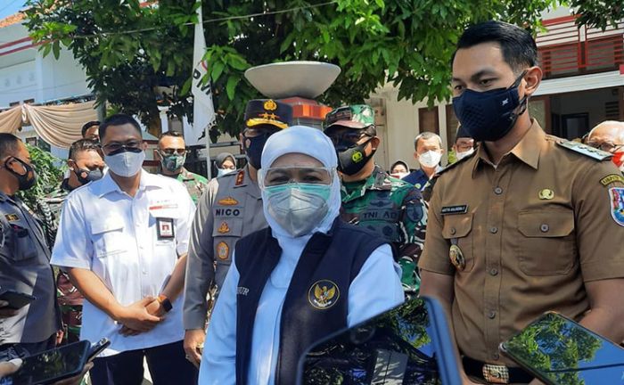 Luncurkan Gerakan Lawan Covid-19, Gubernur Kofifah: Jangan Sampai Ada Penimbun Obat dan Oksigen Luncurkan Gerakan Lawan Covid-19, Gubernur Kofifah: Jangan Sampai Ada Penimbun Obat dan Oksigen