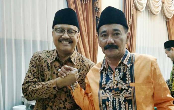 Manuver Forum Kiai Kampung, Balik Lagi Dukung Gus Ipul-Puti Manuver Forum Kiai Kampung, Balik Lagi Dukung Gus Ipul-Puti