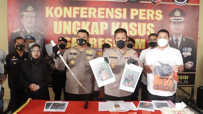 Dua Pelaku Begal Bersenjata Samurai di Sidoarjo Berhasil Diringkus Polisi Dua Pelaku Begal Bersenjata Samurai di Sidoarjo Berhasil Diringkus Polisi