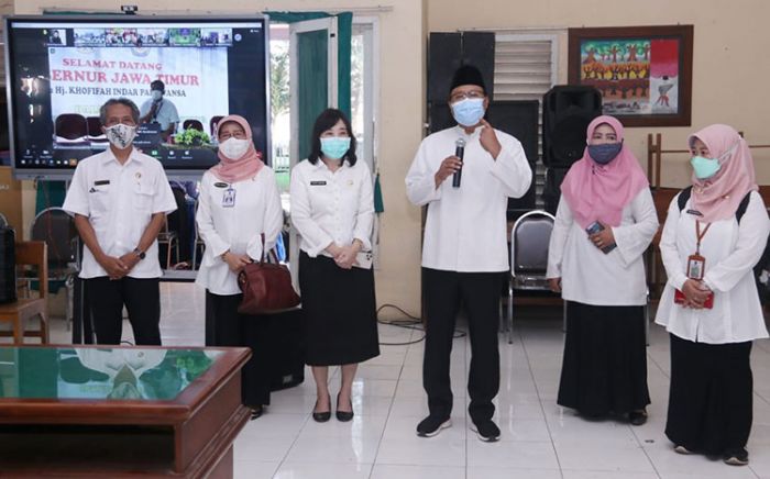 Tinjau Vaksinasi Pelajar di SMA Negeri 2 Pasuruan, Gus Ipul Ajak Siswa Terapkan Pola Hidup Sehat Tinjau Vaksinasi Pelajar di SMA Negeri 2 Pasuruan, Gus Ipul Ajak Siswa Terapkan Pola Hidup Sehat