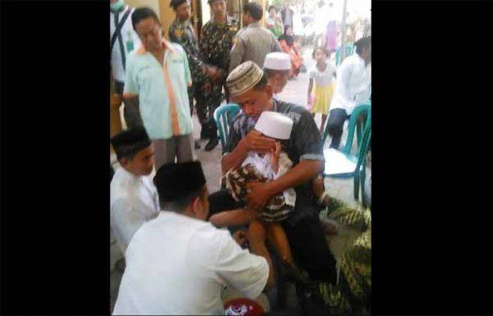Khitan Massal Semarakkan Haul Sunan Bonang Tuban Khitan Massal Semarakkan Haul Sunan Bonang Tuban