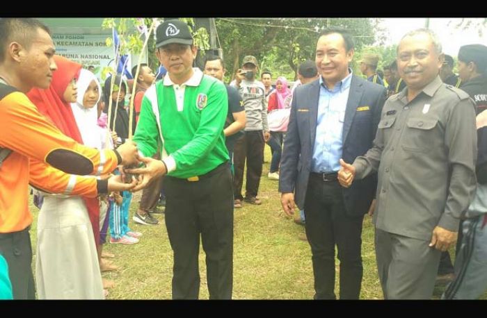 Ketua Karang Taruna Pusat Hadiri Tanam 1000 Pohon di Soko Ketua Karang Taruna Pusat Hadiri Tanam 1000 Pohon di Soko