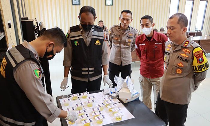 Perangi Narkoba, Polres Mojokerto Kota Gelar Tes Urine Dadakan Perangi Narkoba, Polres Mojokerto Kota Gelar Tes Urine Dadakan