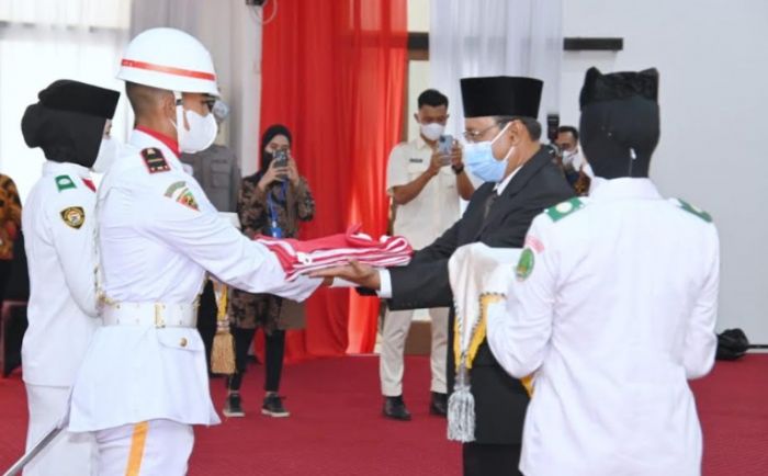 Kukuhkan Paskibraka Kota Pasuruan, Gus Ipul: Jadilah Satria dalam Perbuatan dan Perkataan Kukuhkan Paskibraka Kota Pasuruan, Gus Ipul: Jadilah Satria dalam Perbuatan dan Perkataan