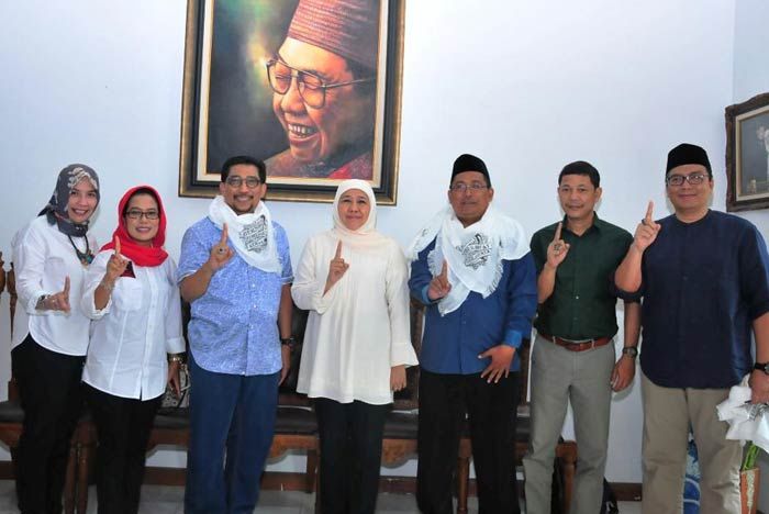 Silaturahim ke Khofifah, Timses Jokowi di Jatim Satukan Gerak Pemenangan Silaturahim ke Khofifah, Timses Jokowi di Jatim Satukan Gerak Pemenangan