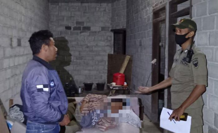Jalan Kaki dari Lereng Kelud hingga Kota Kediri, Perempuan Ini Kebingungan Cari Saudaranya Jalan Kaki dari Lereng Kelud hingga Kota Kediri, Perempuan Ini Kebingungan Cari Saudaranya