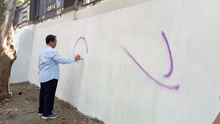 Belasan Seniman Kota Kediri Pamerkan Kreativitas Mural di Gua Selomangleng Belasan Seniman Kota Kediri Pamerkan Kreativitas Mural di Gua Selomangleng