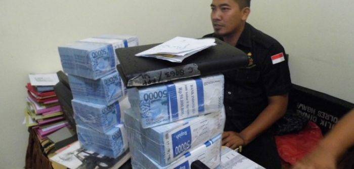 Gasak Rp 3 Miliar, Maling Warga Jogorogo Ngawi ini Menangis saat Diinterogasi Gasak Rp 3 Miliar, Maling Warga Jogorogo Ngawi ini Menangis saat Diinterogasi