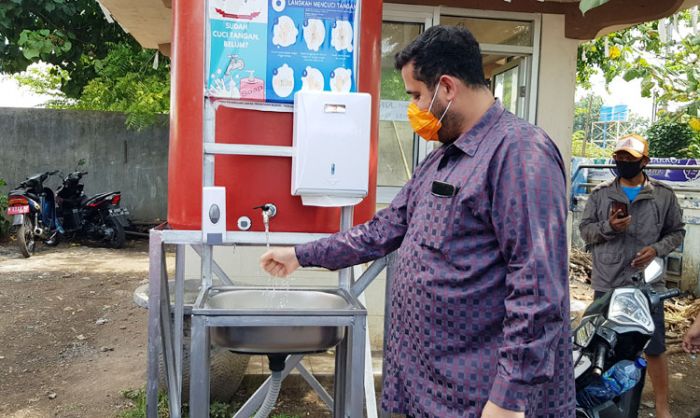 Wali Kota Probolinggo Launching Wastafel Portabel di Sejumlah Titik Keramaian Wali Kota Probolinggo Launching Wastafel Portabel di Sejumlah Titik Keramaian