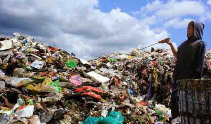 Sudah Ditutup, Warga Masih Buang Sampah di TPA Lowokdoro