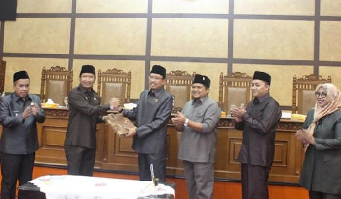 KUPA dan PPAS-P Pasuruan Akhirnya Disahkan DPRD Pasuruan KUPA dan PPAS-P Pasuruan Akhirnya Disahkan DPRD Pasuruan