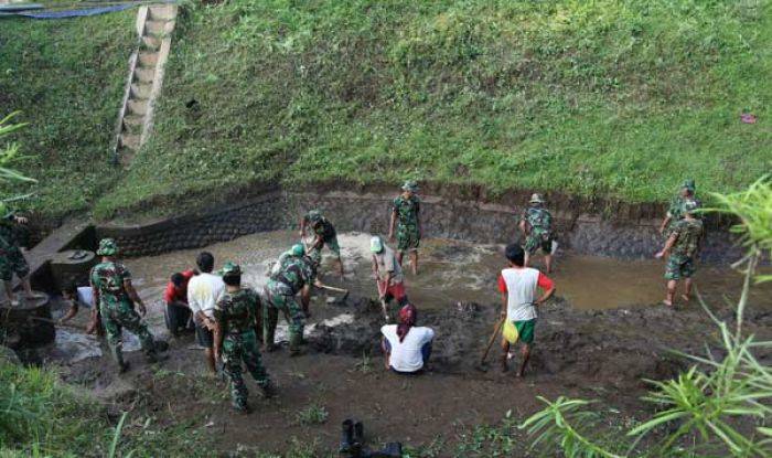 Sungai Kedunggaleng Kota Probolinggo Dikeruk untuk Antisipasi Banjir