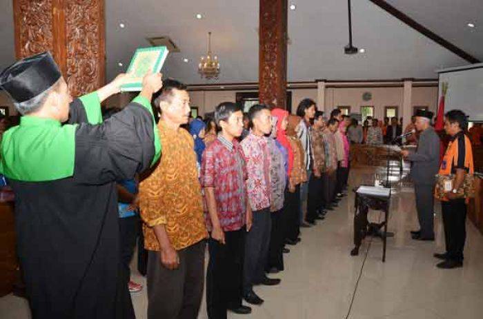 474 PPL Lamongan Dilantik, Pj Bupati berharap Mereka Netral 474 PPL Lamongan Dilantik, Pj Bupati berharap Mereka Netral