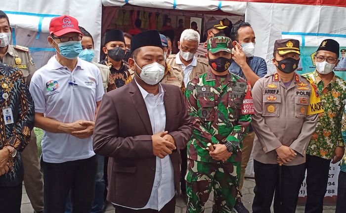 Launching Posko Darurat di Kecamatan Kebomas, Bupati Gus Yani Ajak Bareng-bareng Atasi Pandemi Covid Launching Posko Darurat di Kecamatan Kebomas, Bupati Gus Yani Ajak Bareng-bareng Atasi Pandemi Covid