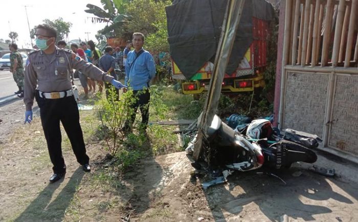 Akibat Tabrakan Beruntun di Jalan Raya Ngawi-Caruban, 1 Pengendara Motor Tewas Akibat Tabrakan Beruntun di Jalan Raya Ngawi-Caruban, 1 Pengendara Motor Tewas
