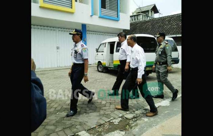 Ini Kata Sopir Mikrolet Soal Penutupan Kantor Go-Jek di Malang Ini Kata Sopir Mikrolet Soal Penutupan Kantor Go-Jek di Malang