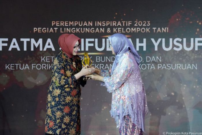 Fokus Dunia Pendidikan, Bunda Fatma Raih Penghargaan Perempuan Inspiratif di Festival 6 Fokus Dunia Pendidikan, Bunda Fatma Raih Penghargaan Perempuan Inspiratif di Festival 6
