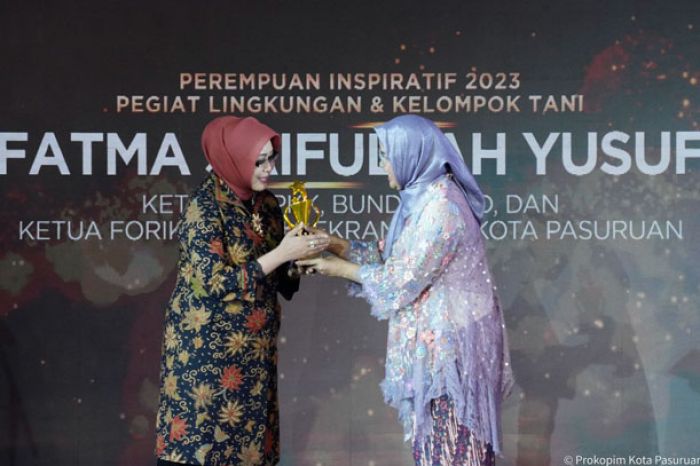 Fokus Dunia Pendidikan, Bunda Fatma Raih Penghargaan Perempuan Inspiratif di Festival 6