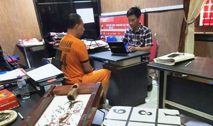 Judi di Pos Kamling, Perangkat Desa Diciduk Polisi Judi di Pos Kamling, Perangkat Desa Diciduk Polisi