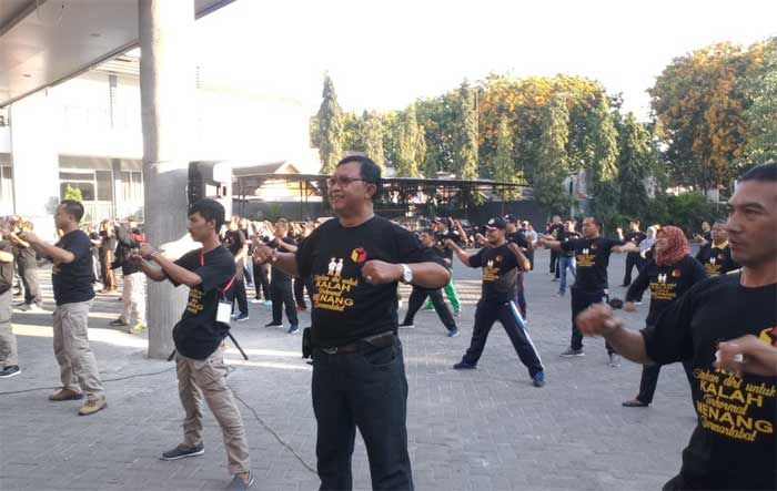 Hari Pertama Kampanye, Bawaslu Tuban Deklarasi Pemilu Damai Melalui Senam Awas