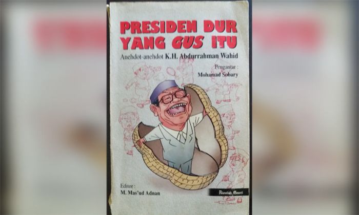 ​Anekdot Gus Dur: Sa’sedotan Kang, Eh, Rokok Kiai Dibawa Lari