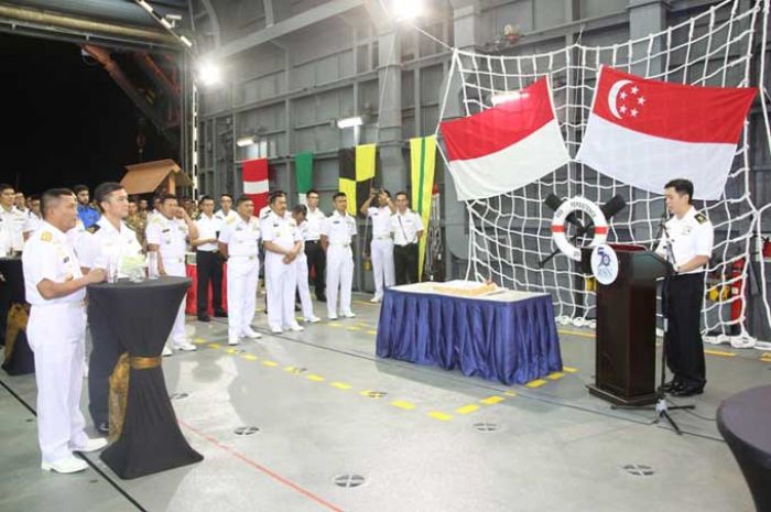 Pangarmatim Ikuti Dinner On Board di Kapal Perang Singapura
