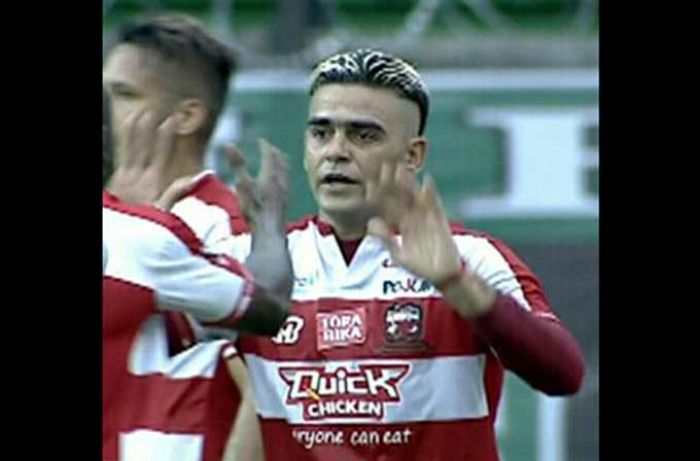 Madura United Tuntut Balik Cristian Gonzales Dengan Ganti Rugi 10 Miliar Madura United Tuntut Balik Cristian Gonzales Dengan Ganti Rugi 10 Miliar