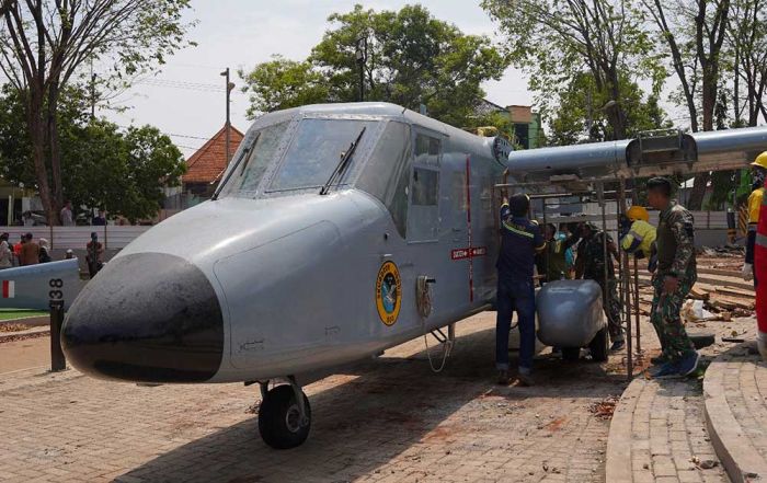Pemkab Tuban Dapat Hibah Pesawat TNI AL Pemkab Tuban Dapat Hibah Pesawat TNI AL