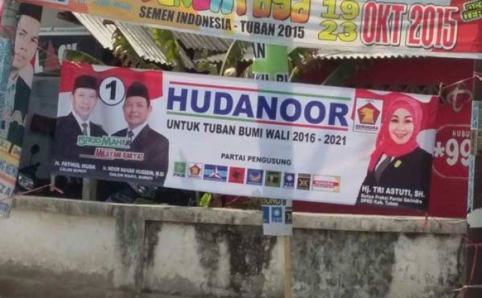 Oknum Anggota DPRD Tuban Diduga Pasang APK Ilegal Oknum Anggota DPRD Tuban Diduga Pasang APK Ilegal