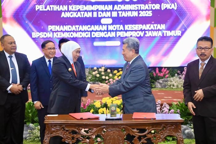 Gubernur Jatim Beri Pesan ke Peserta PKA II dan III BPSDM Jatim: Tingkatkan Kualitas Birokrasi Gubernur Jatim Beri Pesan ke Peserta PKA II dan III BPSDM Jatim: Tingkatkan Kualitas Birokrasi