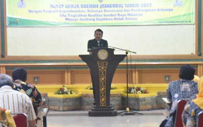 Buka Rakerda DPPKB, Bupati Jombang Ajak Tingkatkan Program dan Kinerja Positif Buka Rakerda DPPKB, Bupati Jombang Ajak Tingkatkan Program dan Kinerja Positif