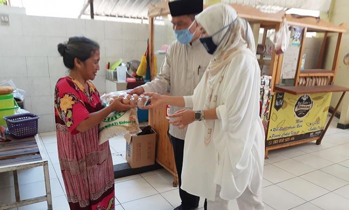 Omzet Anjlok Akibat Covid-19, BHS Minta Retribusi Sentra PKL Gajahmada Sidoarjo Dibebaskan Omzet Anjlok Akibat Covid-19, BHS Minta Retribusi Sentra PKL Gajahmada Sidoarjo Dibebaskan