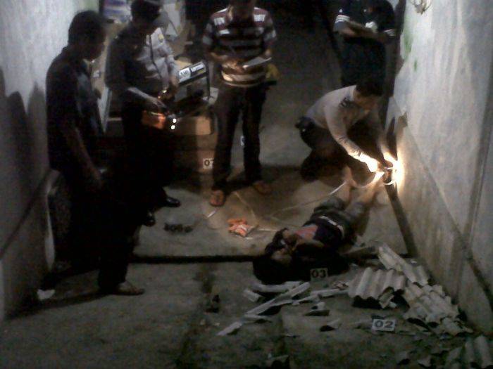 Bocah SMP Tewas Mengenaskan di Belakang Ruko di Bojonegoro Bocah SMP Tewas Mengenaskan di Belakang Ruko di Bojonegoro