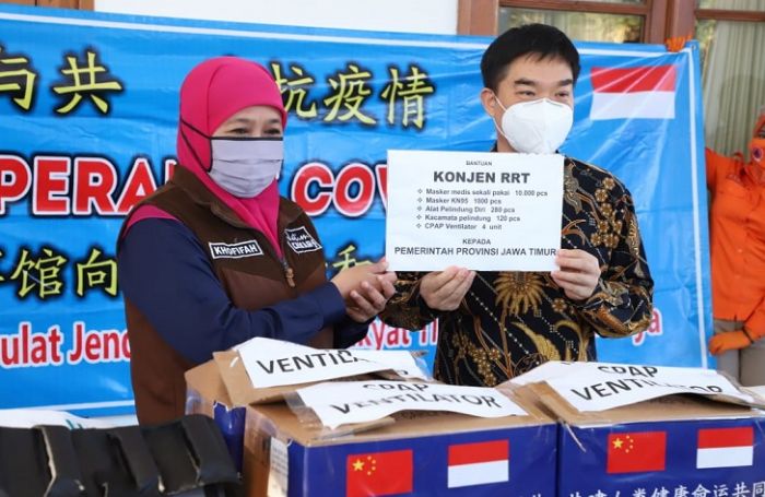 Dukung Gerakan Jatim Bermasker, Pemprov Jatim Terima Bantuan 71 Ribu Masker Dukung Gerakan Jatim Bermasker, Pemprov Jatim Terima Bantuan 71 Ribu Masker